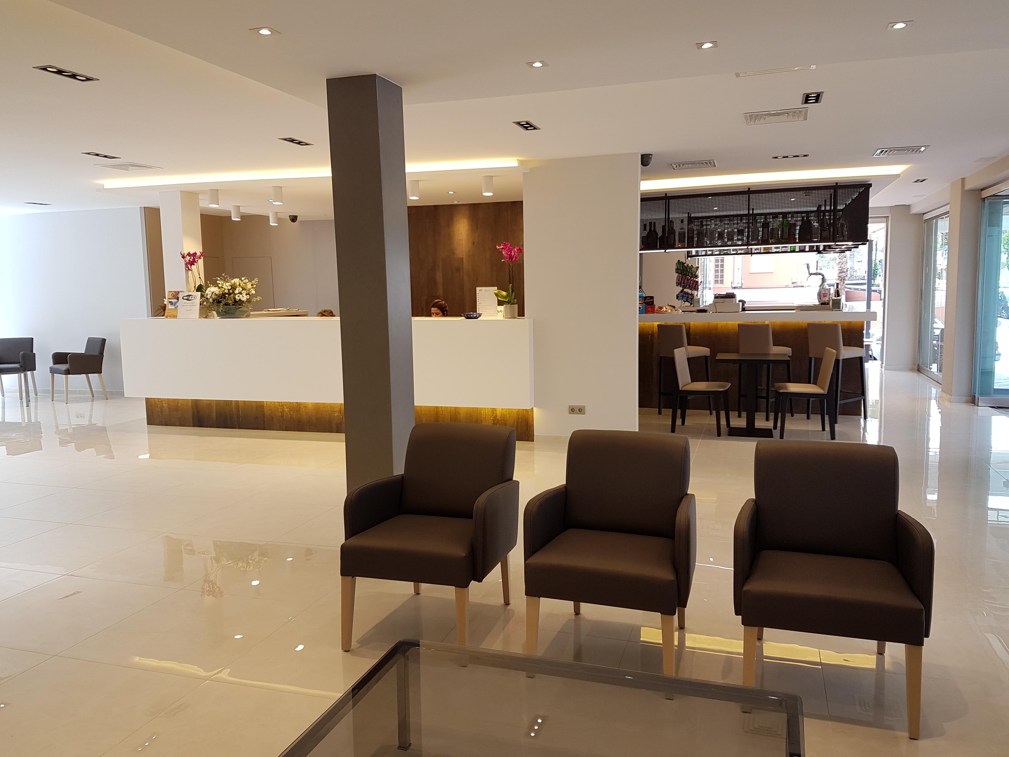 בנידורם Hotel Perla מראה חיצוני תמונה