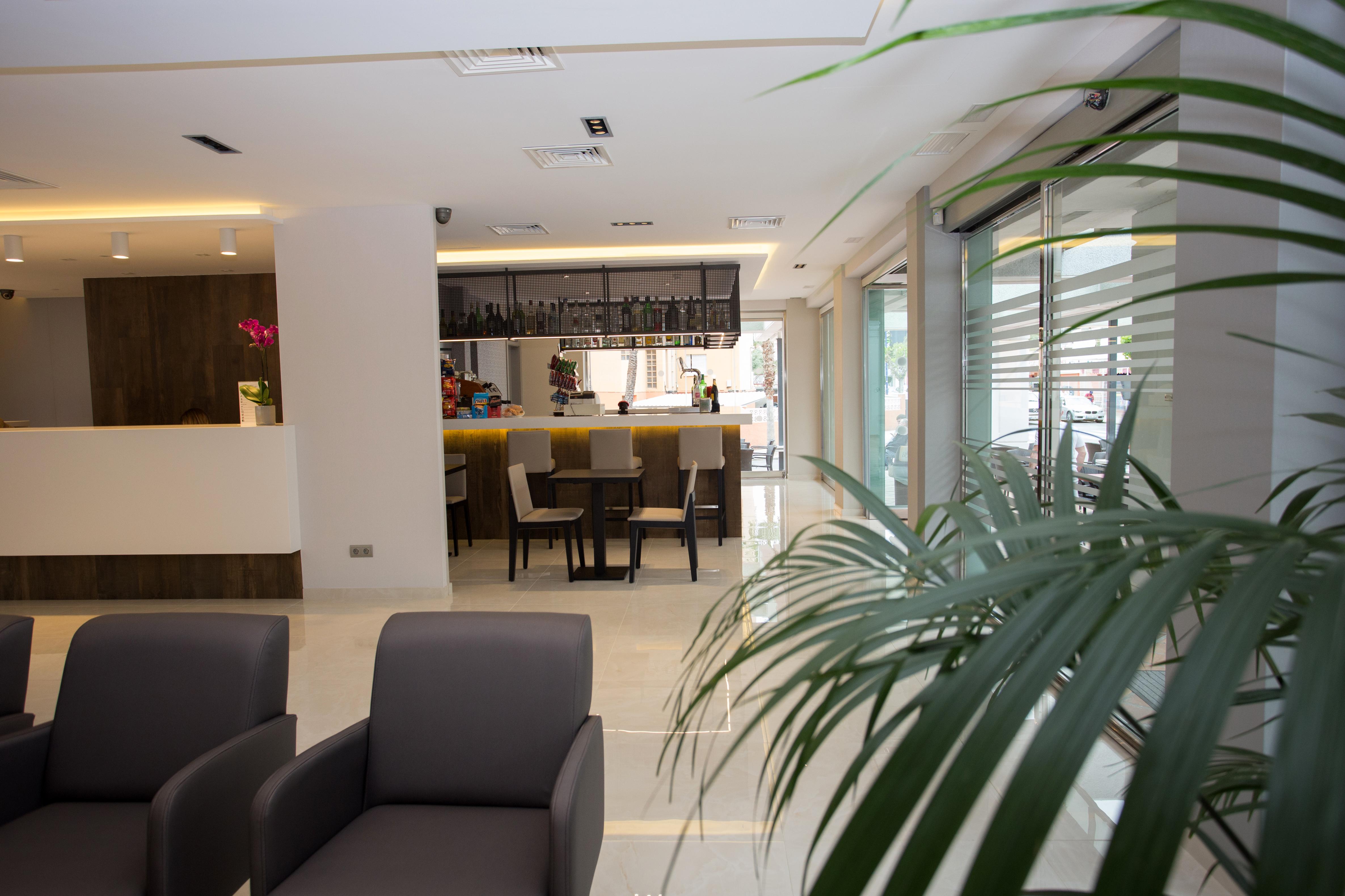 בנידורם Hotel Perla מראה חיצוני תמונה