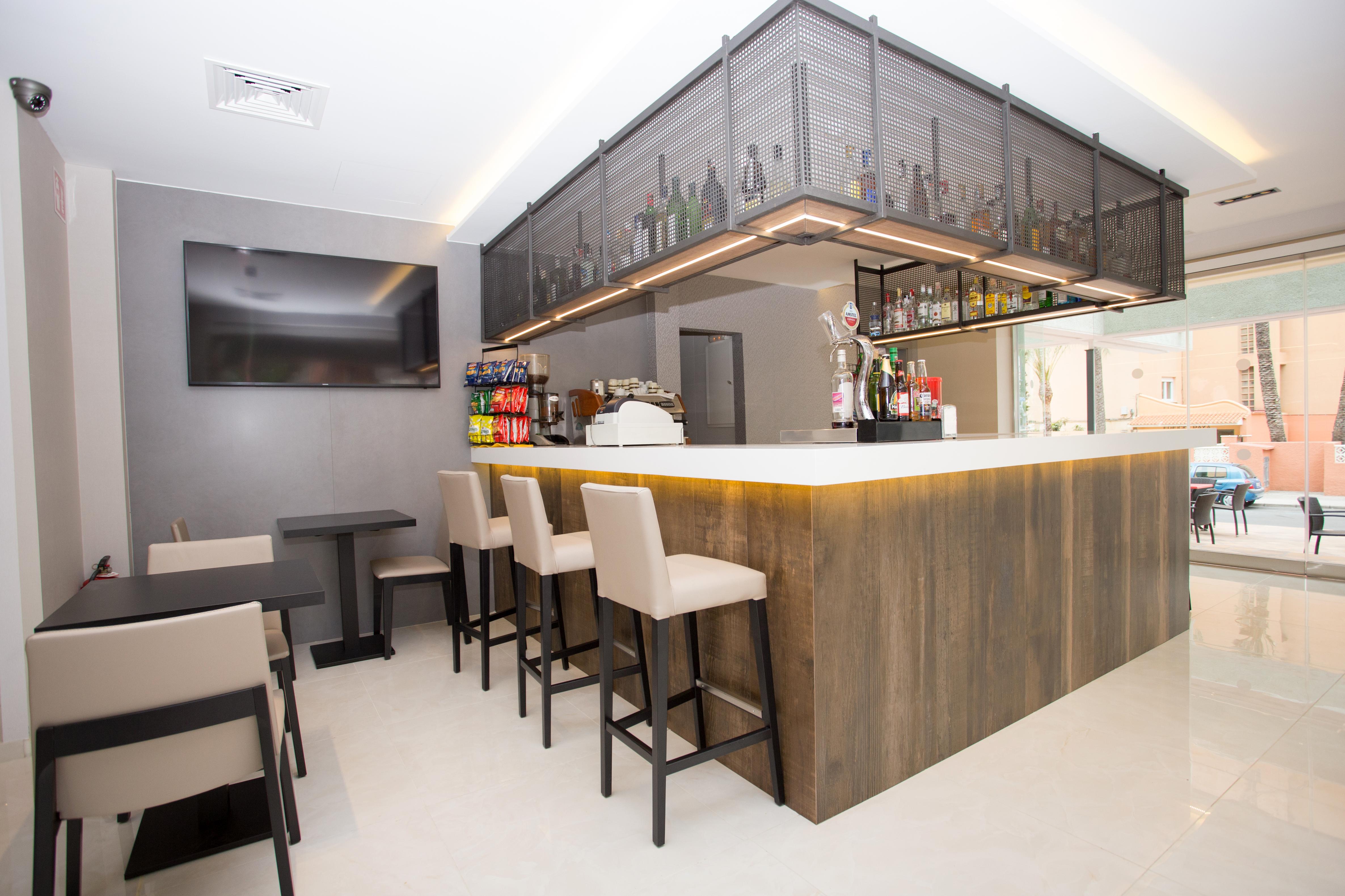 בנידורם Hotel Perla מראה חיצוני תמונה