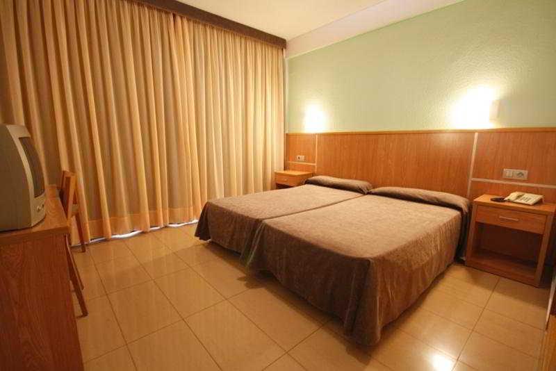 בנידורם Hotel Perla מראה חיצוני תמונה