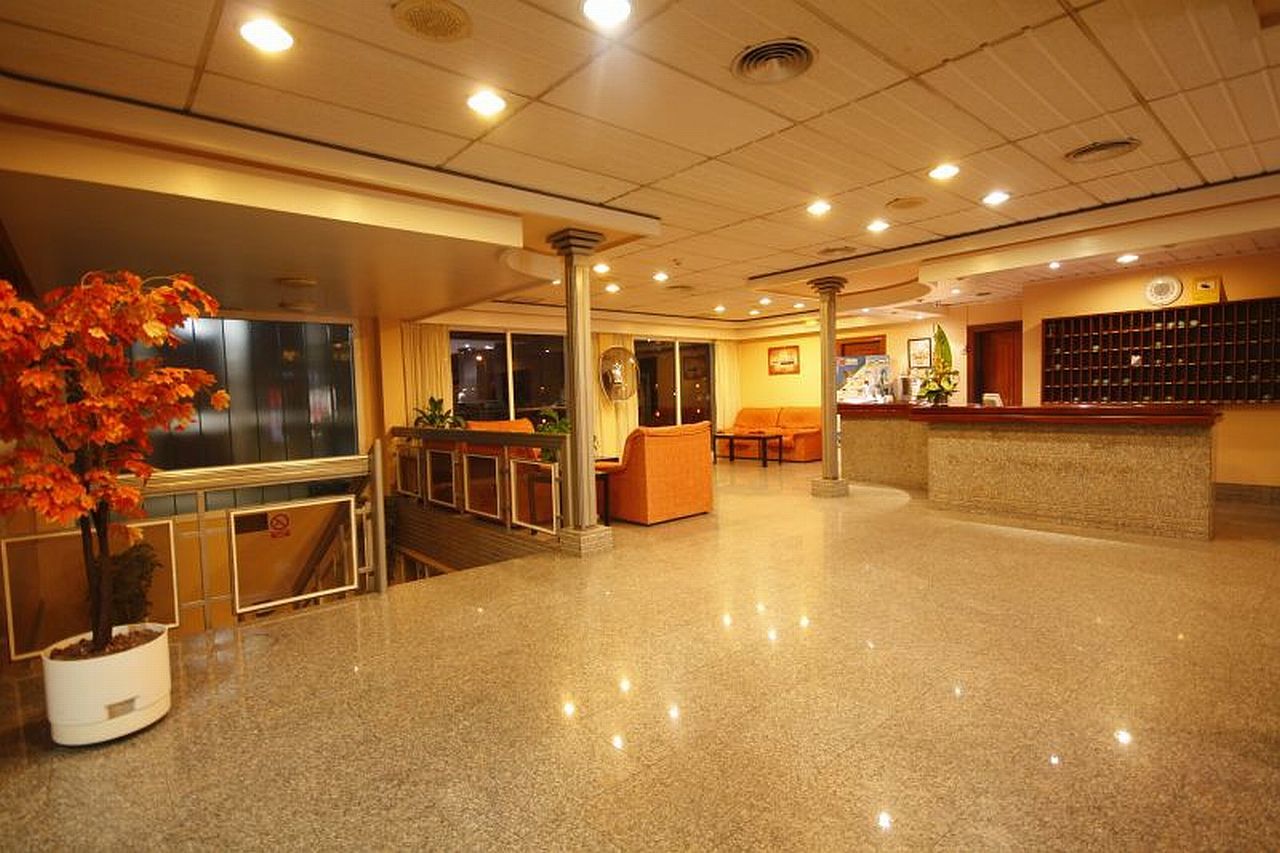 בנידורם Hotel Perla מראה חיצוני תמונה