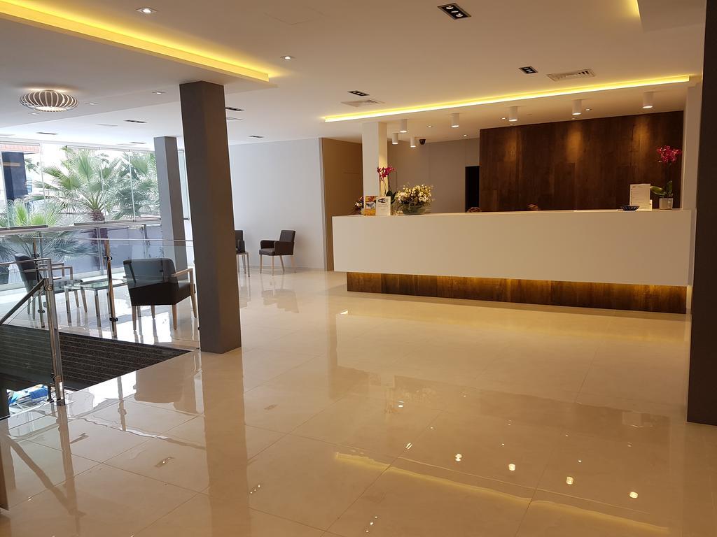 בנידורם Hotel Perla מראה חיצוני תמונה
