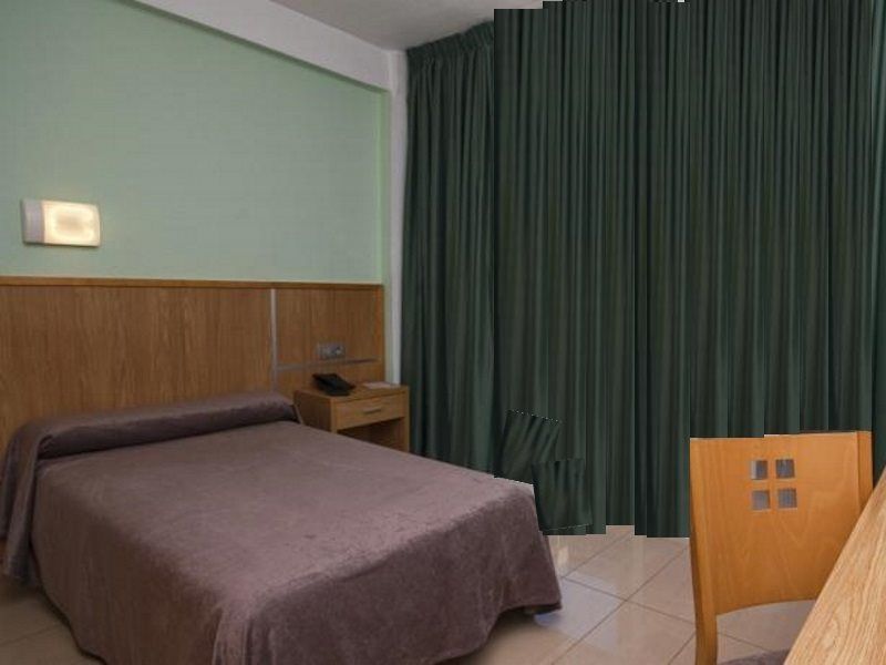 בנידורם Hotel Perla מראה חיצוני תמונה