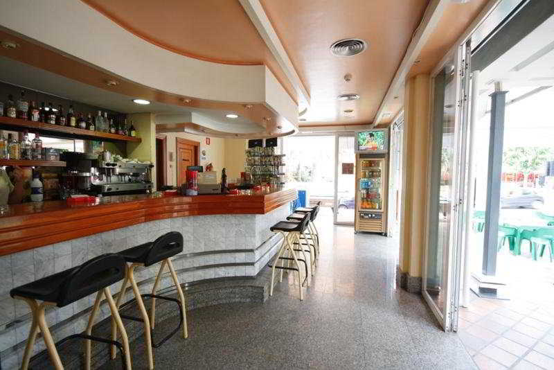 בנידורם Hotel Perla מראה חיצוני תמונה