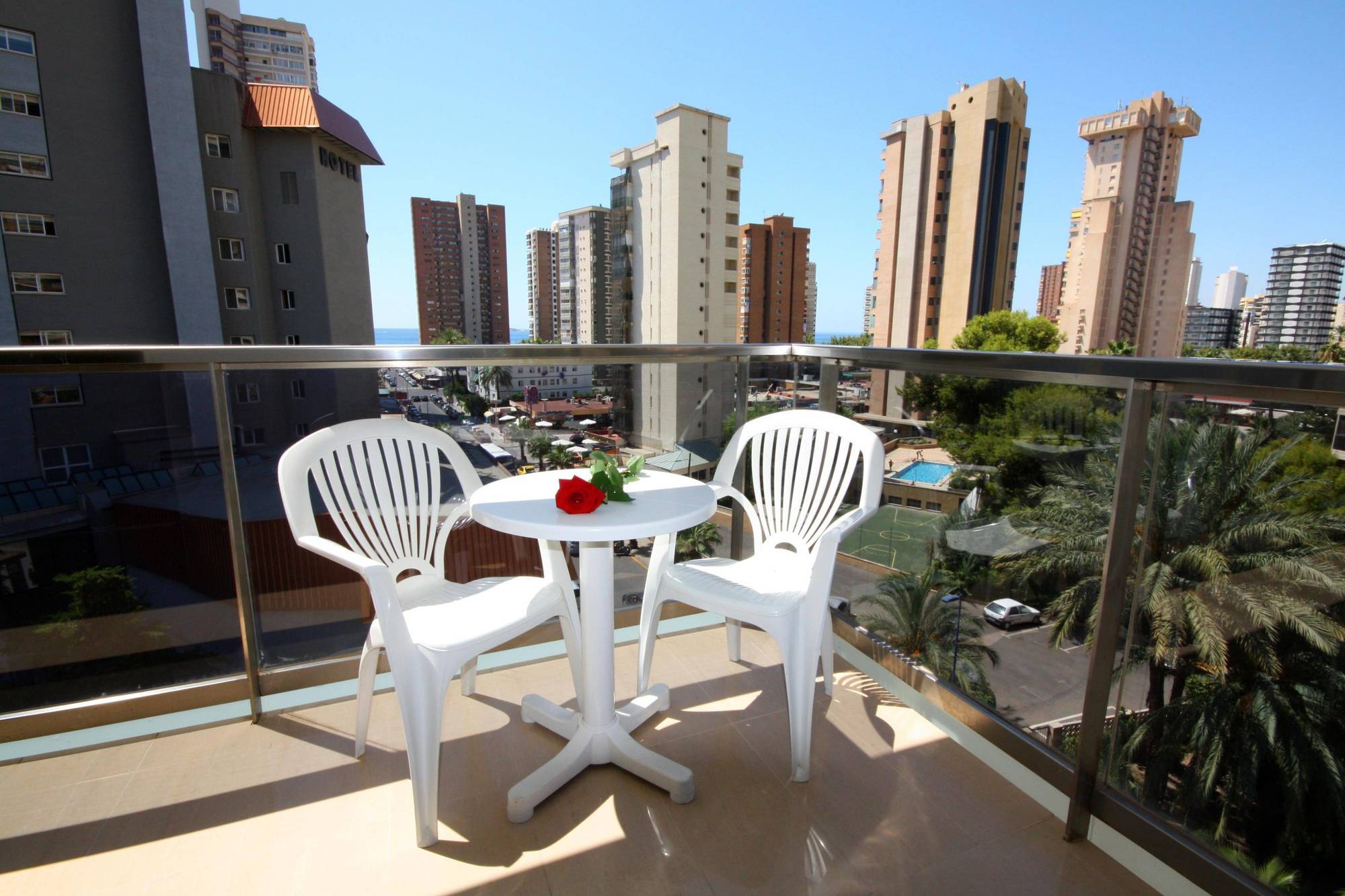 בנידורם Hotel Perla מראה חיצוני תמונה