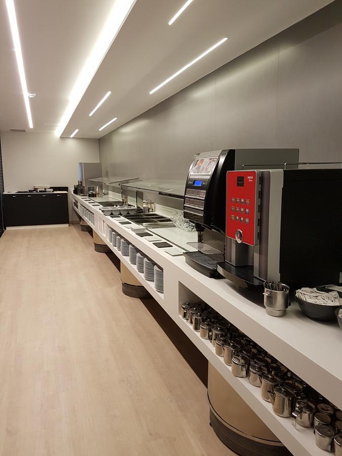 בנידורם Hotel Perla מראה חיצוני תמונה