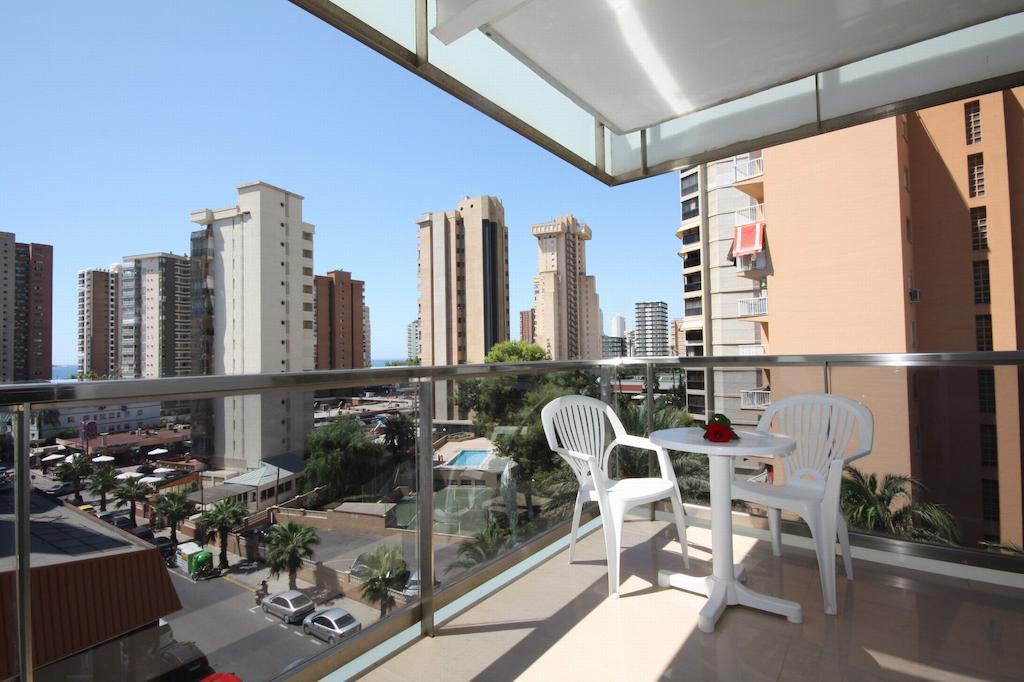 בנידורם Hotel Perla מראה חיצוני תמונה